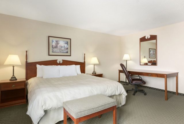 13987 guest room 2